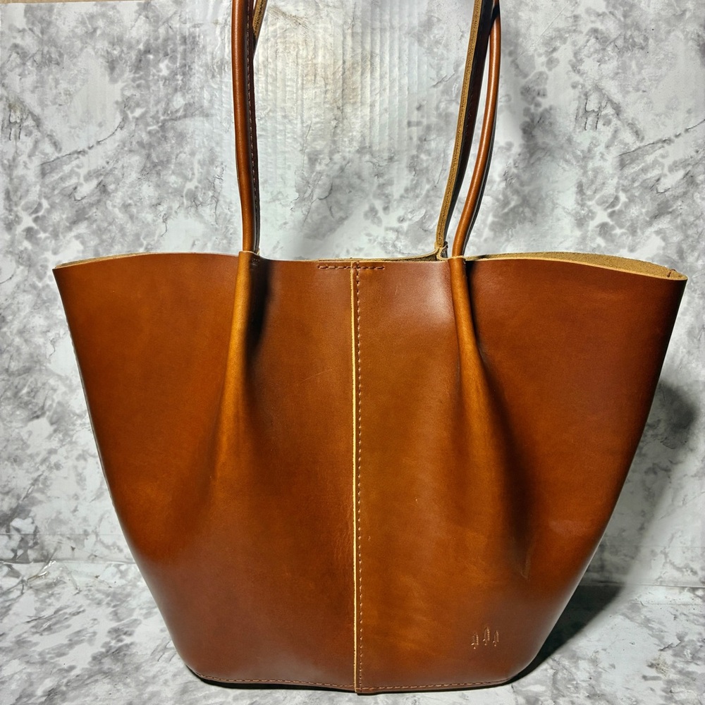 Portland Leather Goods devan large